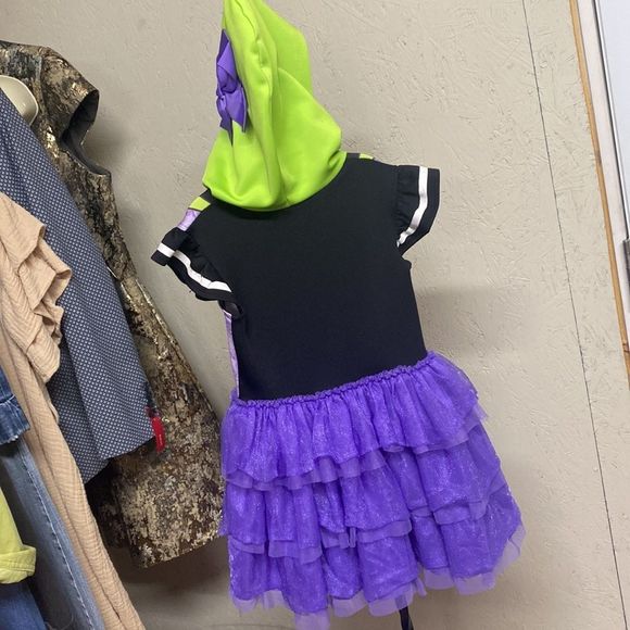 This Girl Rocks Nickelodeon Costume - Picture 4 of 9